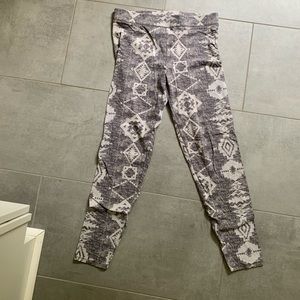 Victoria’s Secret PINK Tribal Print Gray Leggings